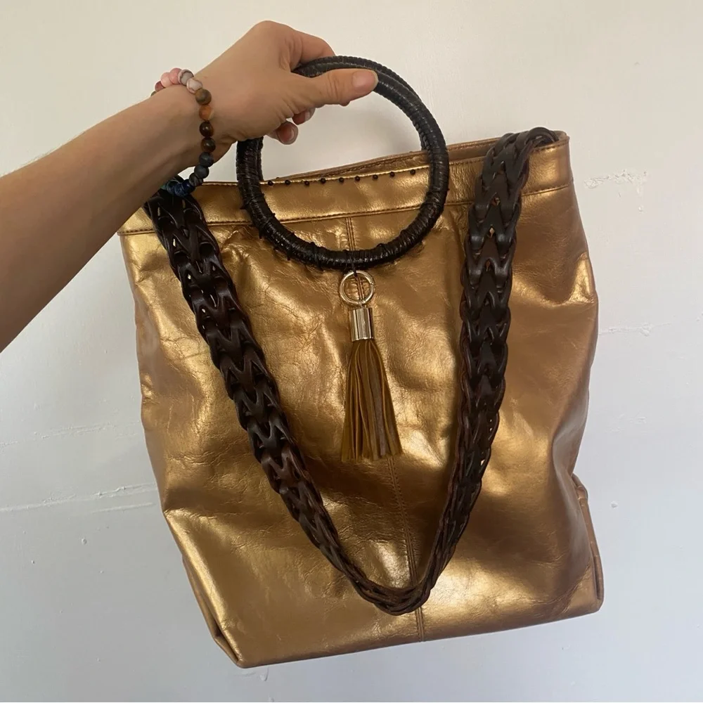 ALFANI LEATHER Gorgeous Golden Leather Shoulder Bag Fringe Detail Magnet Closure
